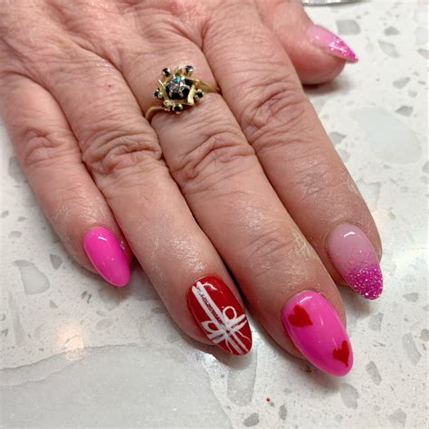 Clifton Park, Fantastic Nail Spa is a highly respected and well-known nail salon that has built a reputation for providing exceptional nail care services in a friendly and relaxing environment. . Nail studio clifton park